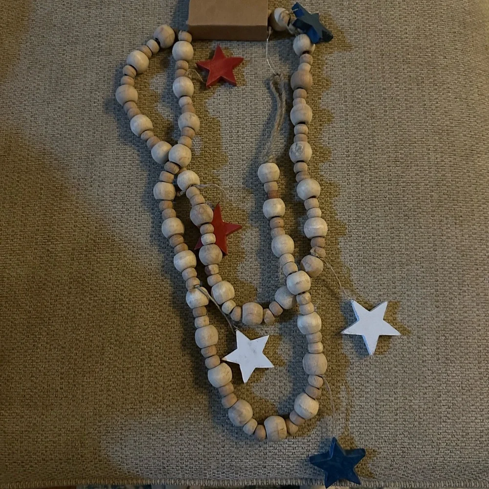 6 ft. Star garland new
